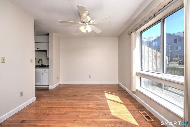 Property Photo:  1423 Quinnipiac Avenue 302  CT 06513 