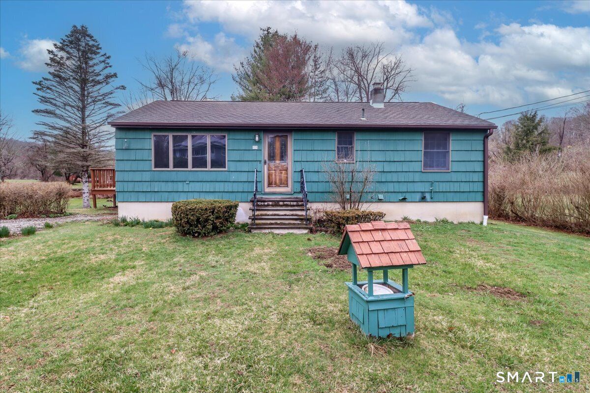 Property Photo:  10 Bonnybrook Drive  CT 06776 