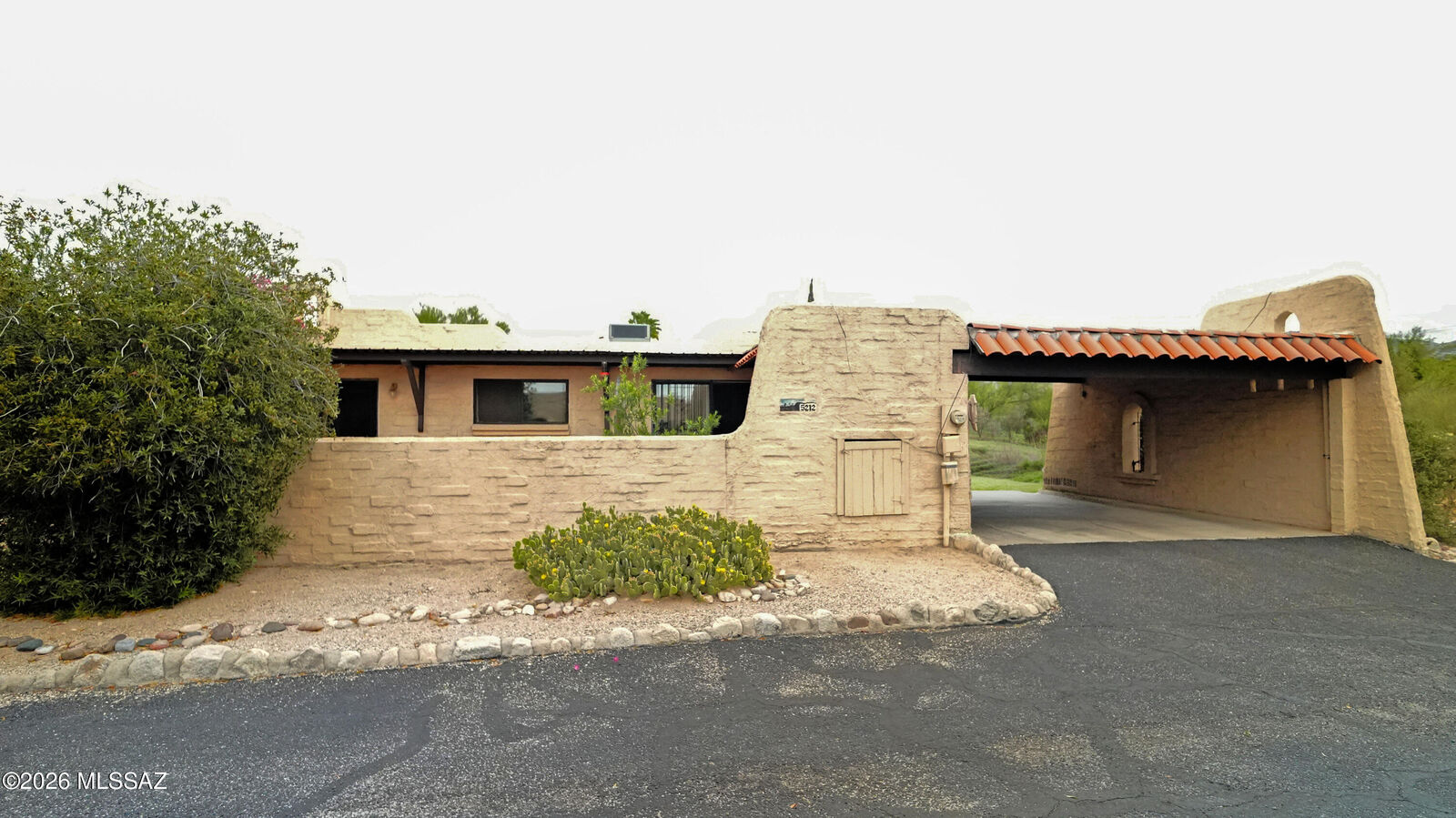 Property Photo:  5212 N Pueblo Villas Drive  AZ 85704 