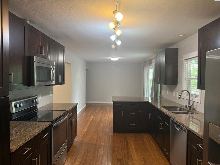 Property Photo: 310 Goethals WA 99352
