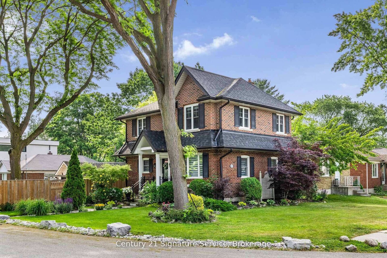 Property Photo:  33 McIntosh Avenue  ON M8Y 3E1 