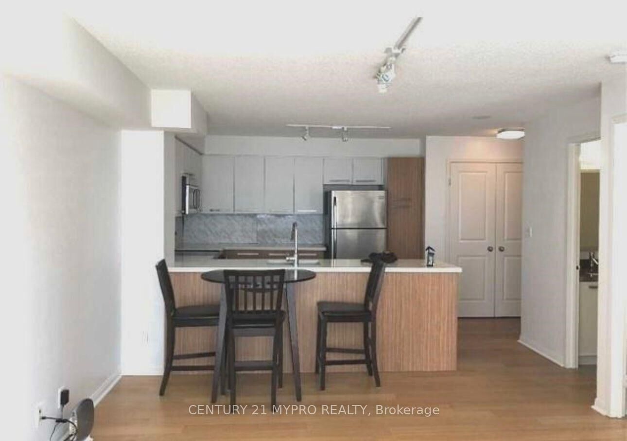 Property Photo:  11 St Joseph Street 405  ON M4Y 3G4 