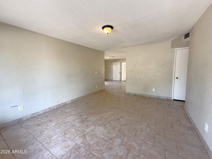 Property Photo: 945 W Gemini Drive AZ 85283