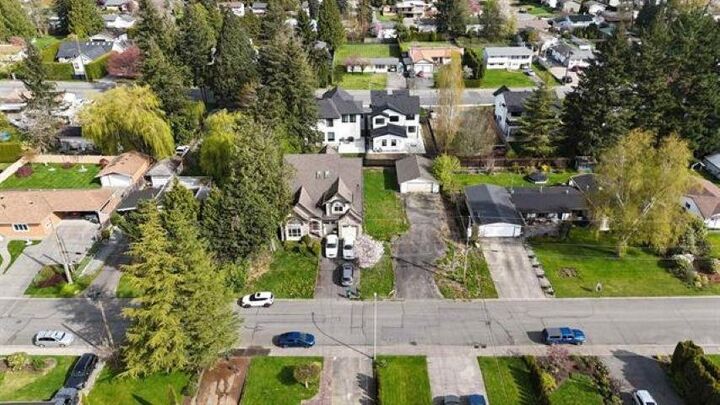 Property Photo:  26523 28B Avenue  BC V4W 3B1 