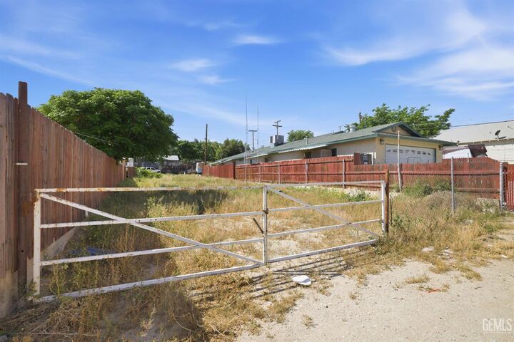 Property Photo: 149 Crystal Street CA 93268
