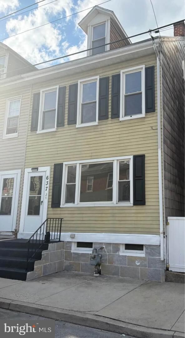 Property Photo:  637 W College Avenue  PA 17401 