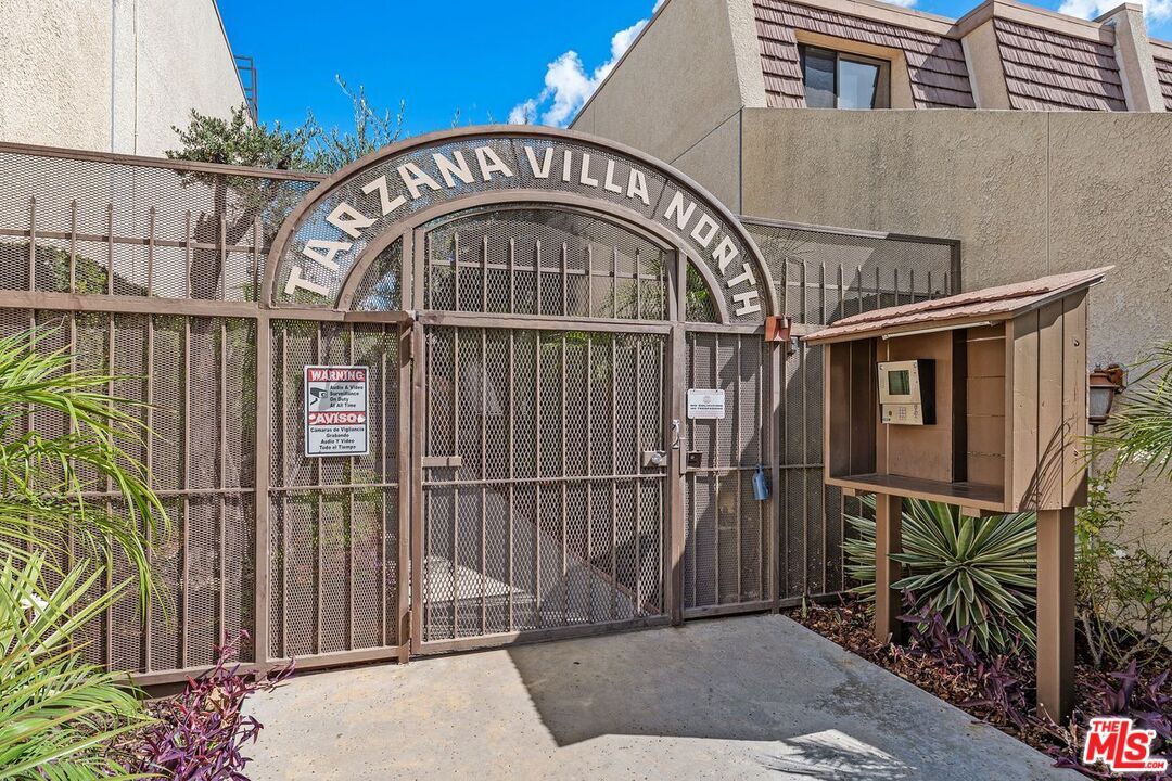 Property Photo:  18415 Collins St  CA 91356 