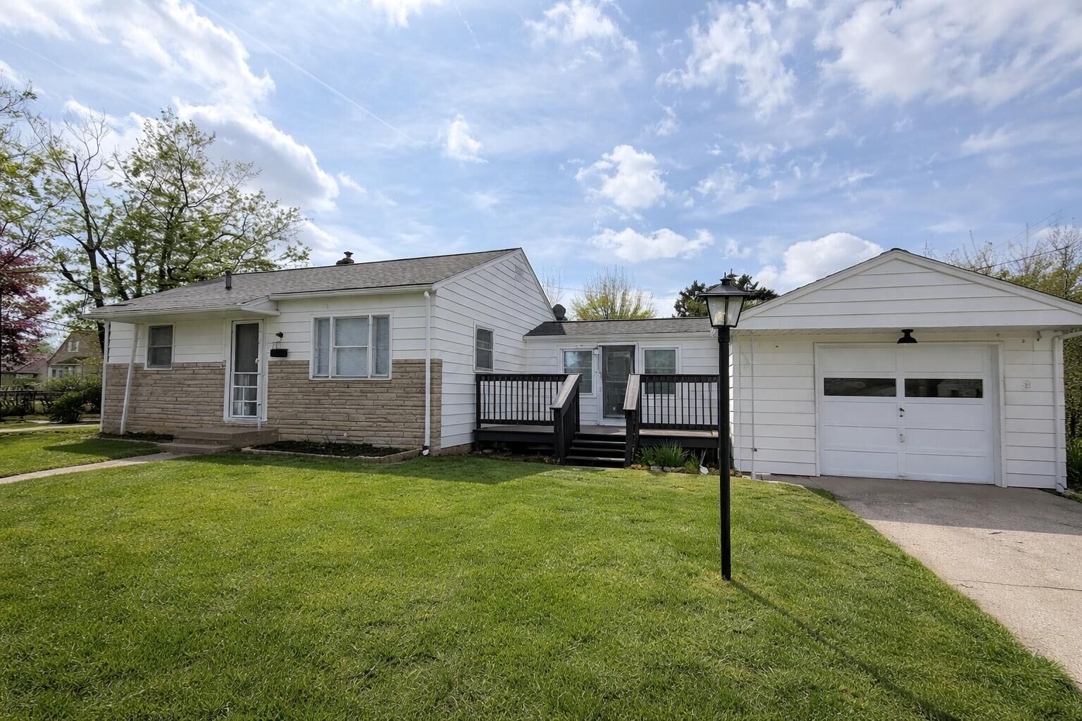 Property Photo:  3401 Walmar Drive  OH 43224 