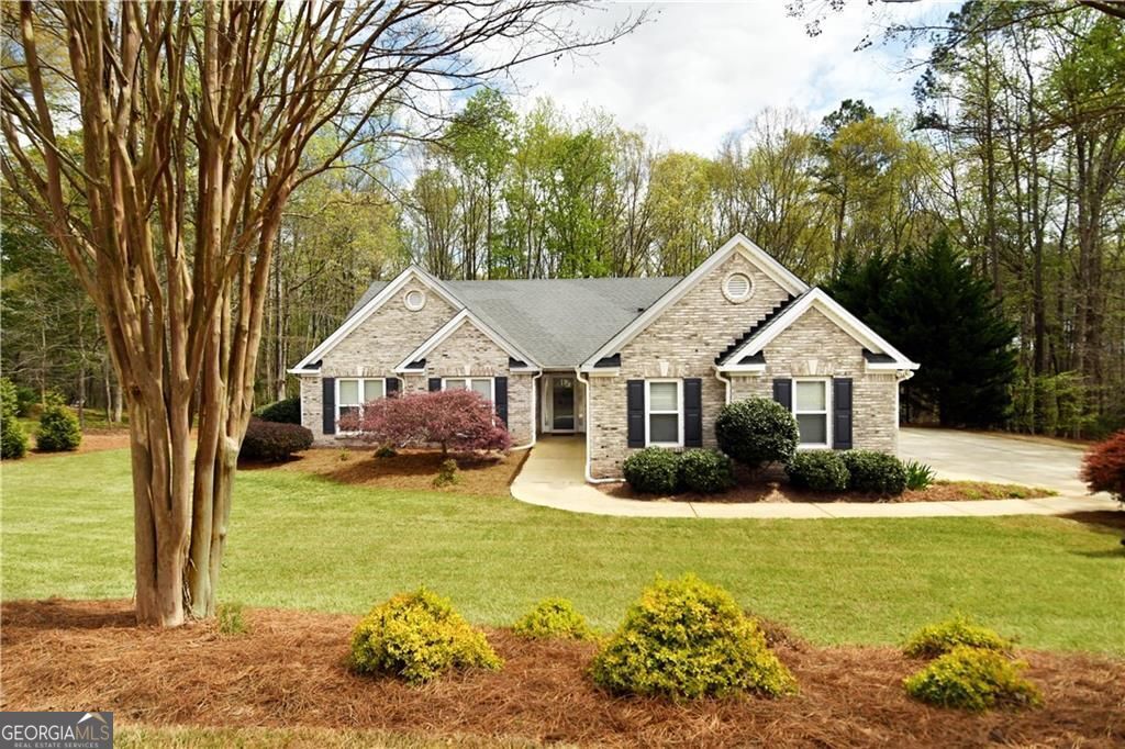 Property Photo:  601 Meadowcreek Drive  GA 30549 
