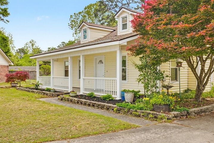 Property Photo:  762 Robin Hood Drive  GA 31313 