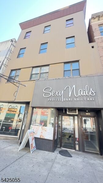 Property Photo:  1162 E  Jersey St  NJ 07201 