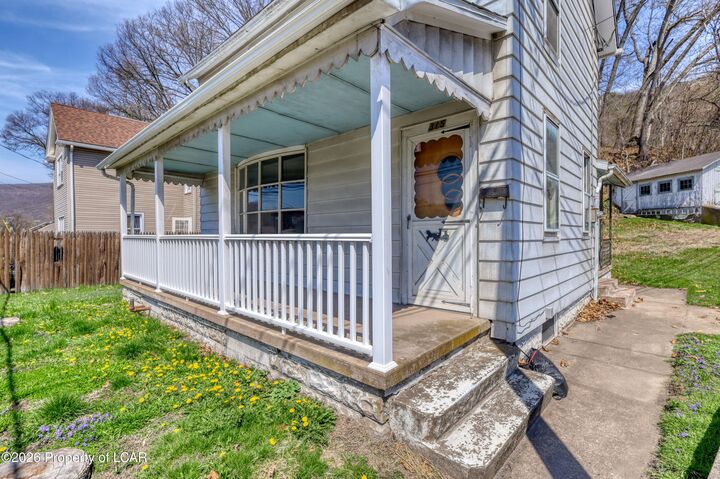 Property Photo:  315 E Poplar Street  PA 18634 