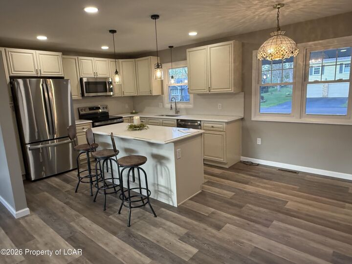 Property Photo:  16 Sidehill Trail  PA 18249 