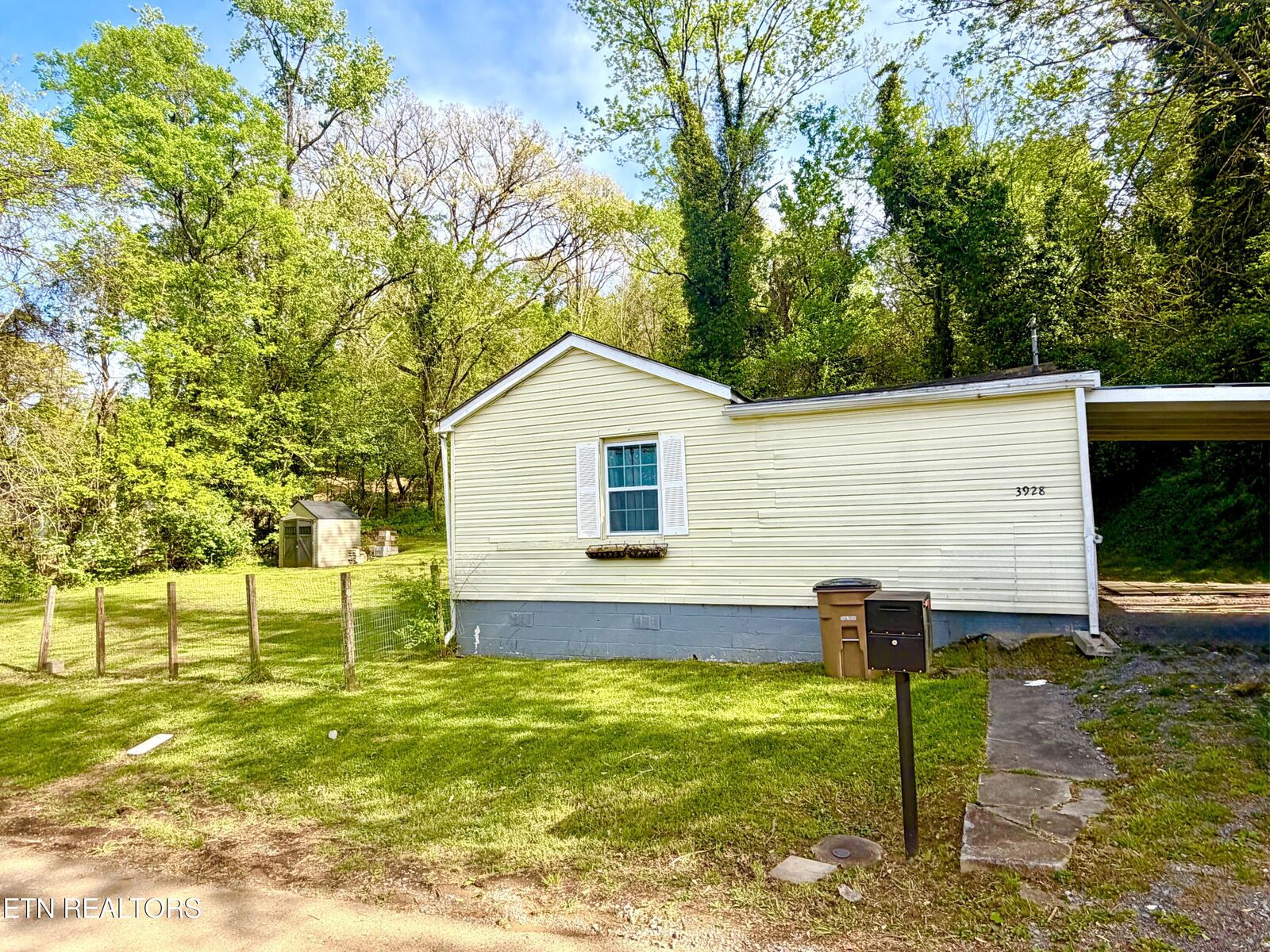 Property Photo:  3928 Lilac Ave  TN 37914 