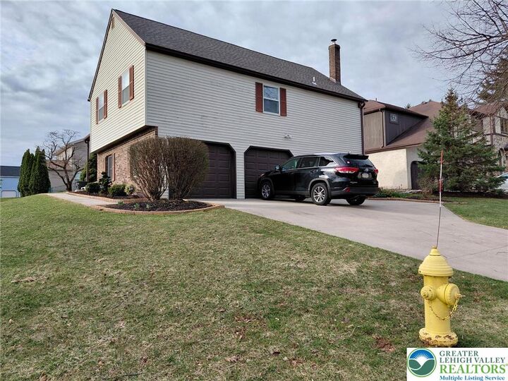 Property Photo:  2802 Windy Hill Road  PA 18103 