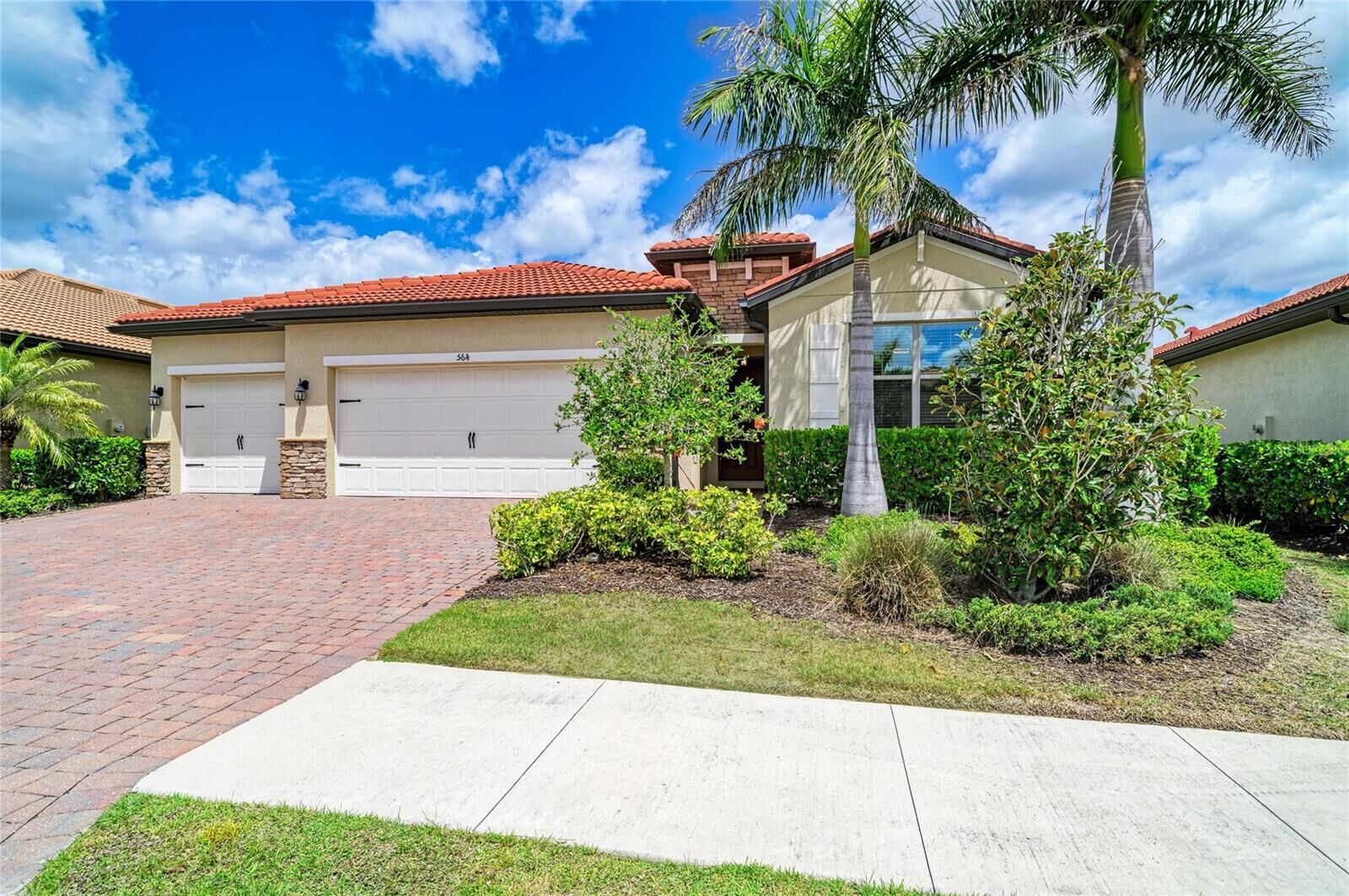 Property Photo: 564 Maraviya Boulevard FL 34275
