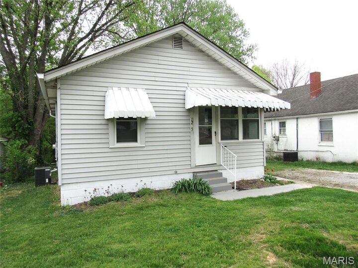 Property Photo:  1205 Florence Street  IL 62002 