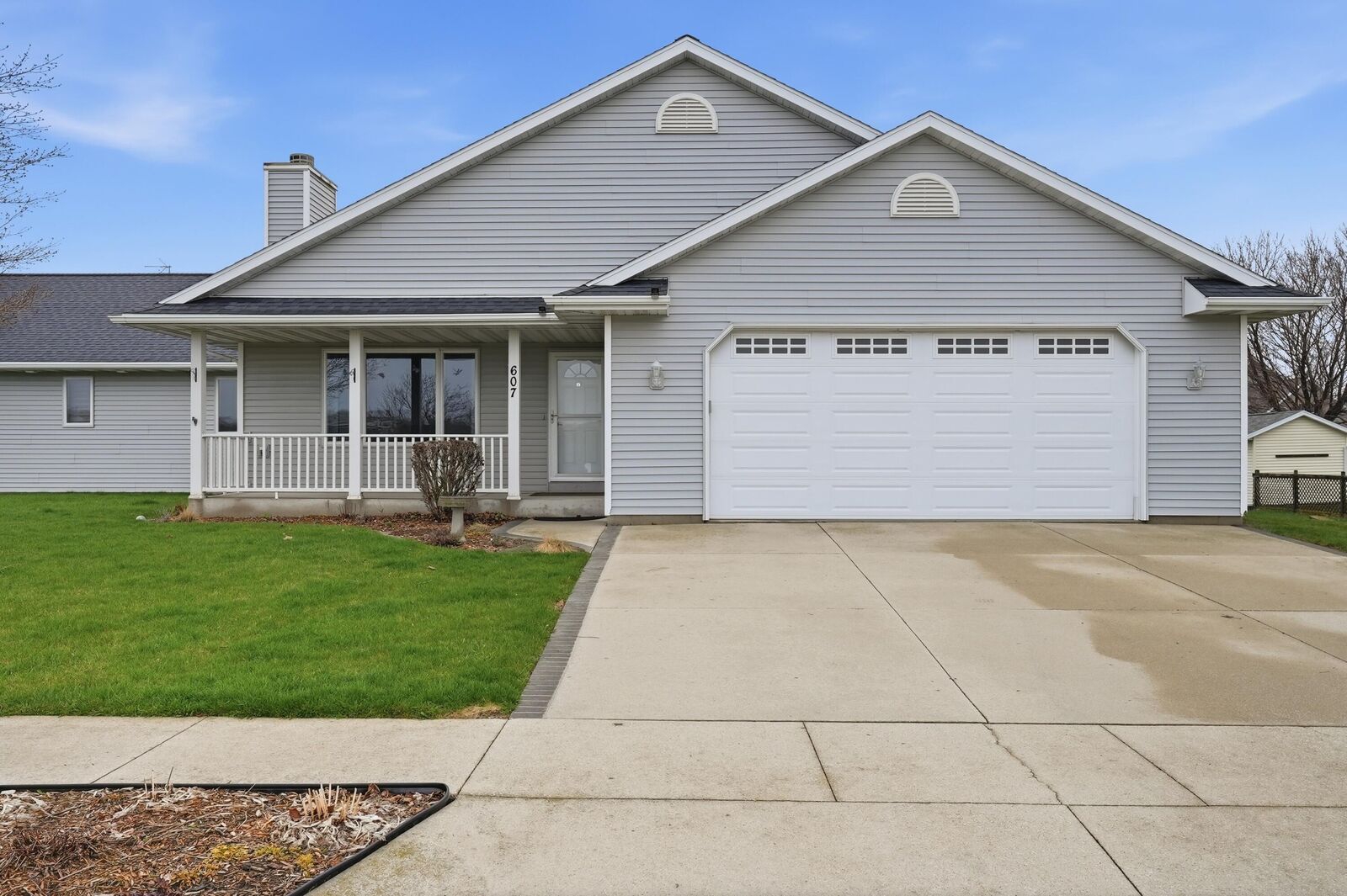 Property Photo:  607 S 2nd St  WI 53013 