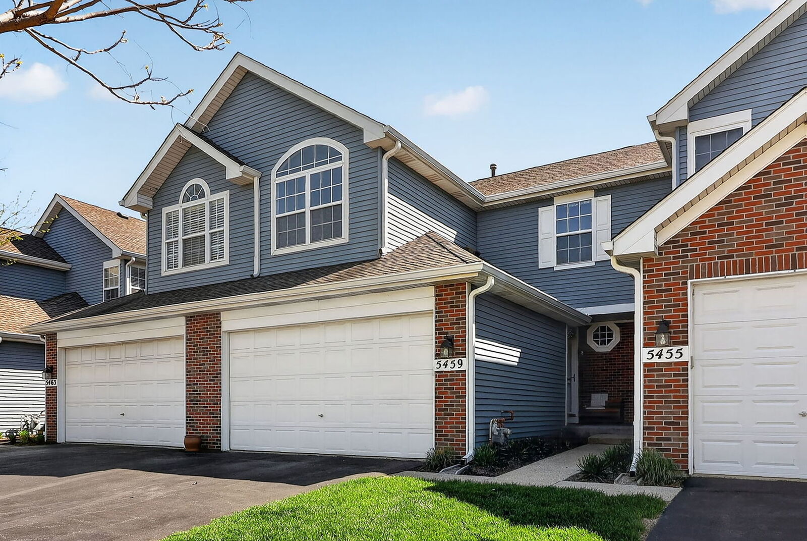 Property Photo:  5459 Elizabeth Place  IL 60008 