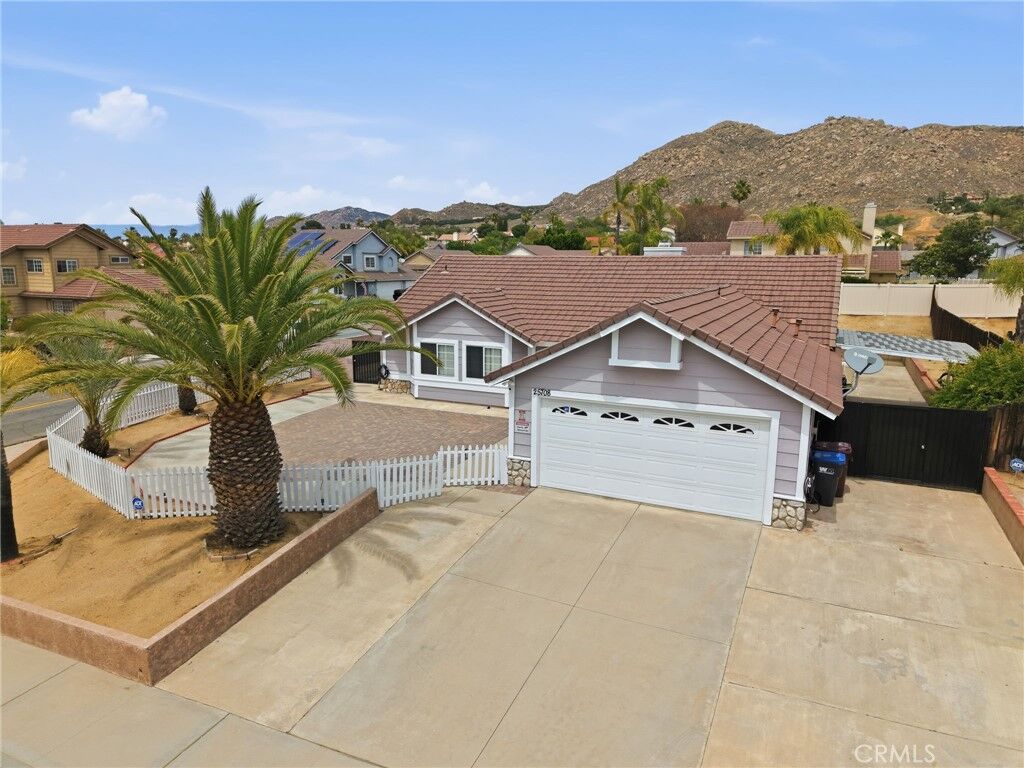 Property Photo:  25708 Aspenwood Court  CA 92557 