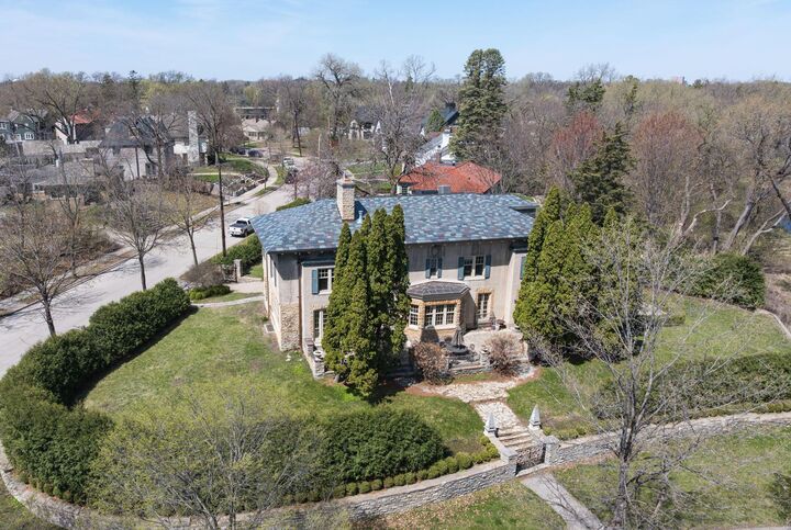 Property Photo:  2728 Dean Parkway  MN 55416 
