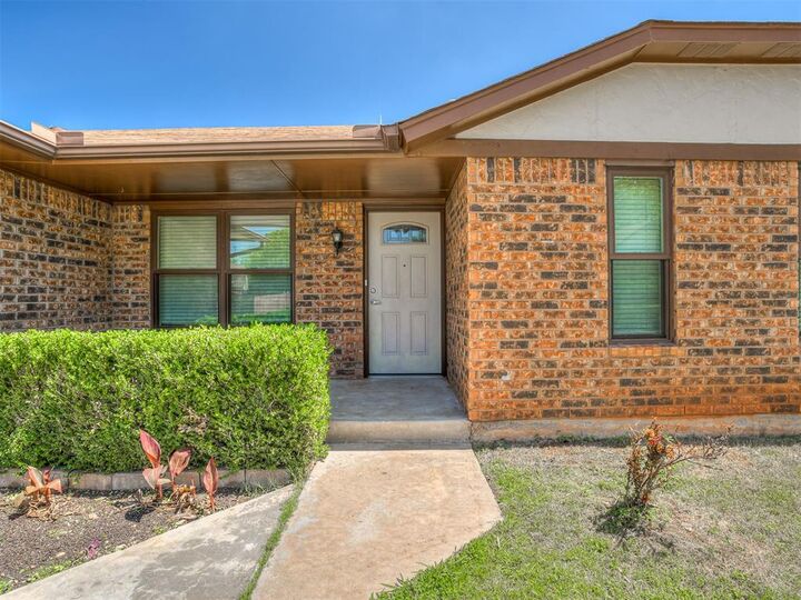 Property Photo:  116 S English Drive  OK 73160 