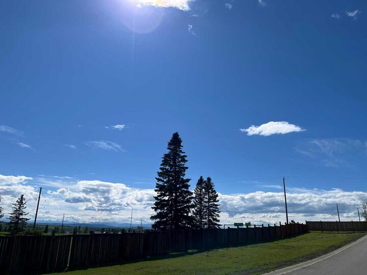 Property Photo: 3622 85 Street SW 12 AB T3H 3V7