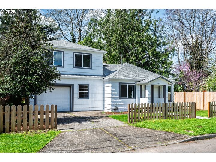 Property Photo:  6555 SE 71st Ave  OR 97206 