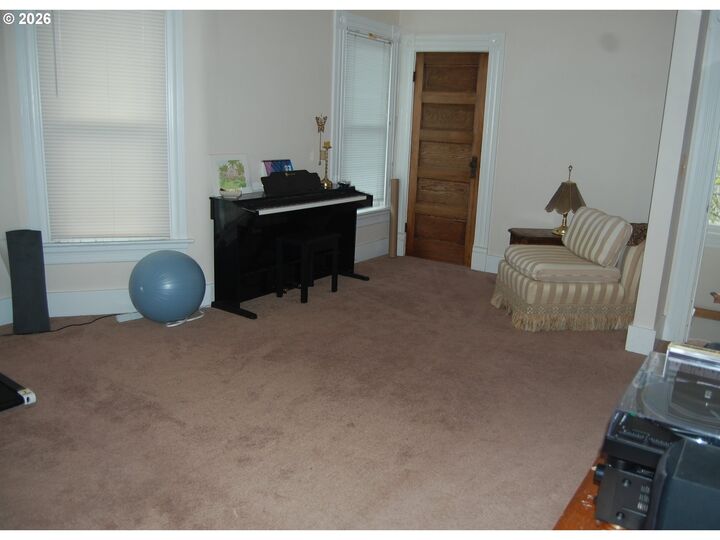 Property Photo:  7207 N Chicago Ave  OR 97203 