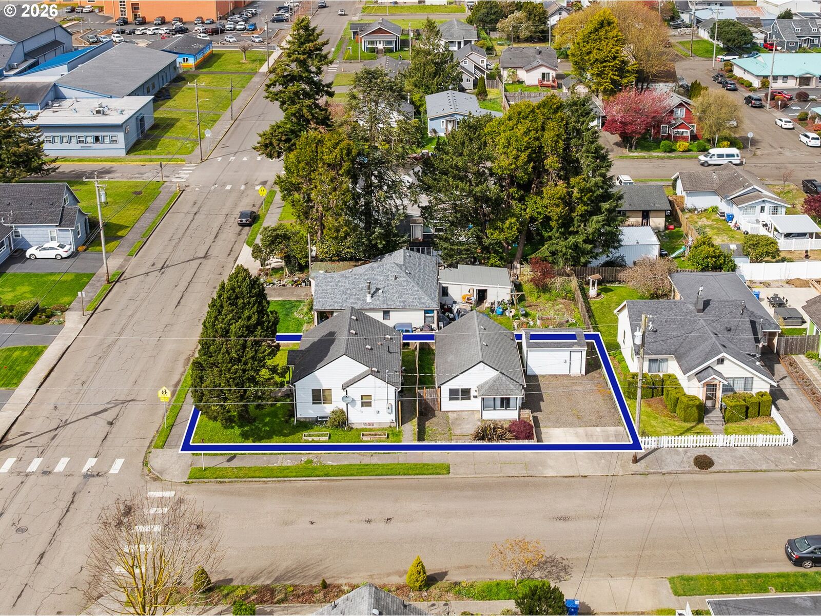 Property Photo:  1806 10th St  OR 97141 