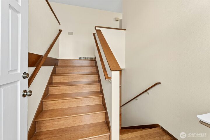 Property Photo:  4220  192nd Street SW  WA 98036 