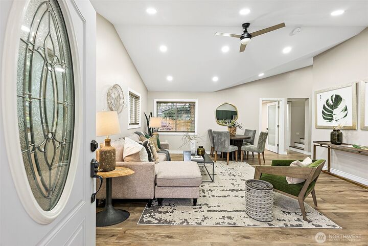 Property Photo:  20425  198th Avenue SE  WA 98038 