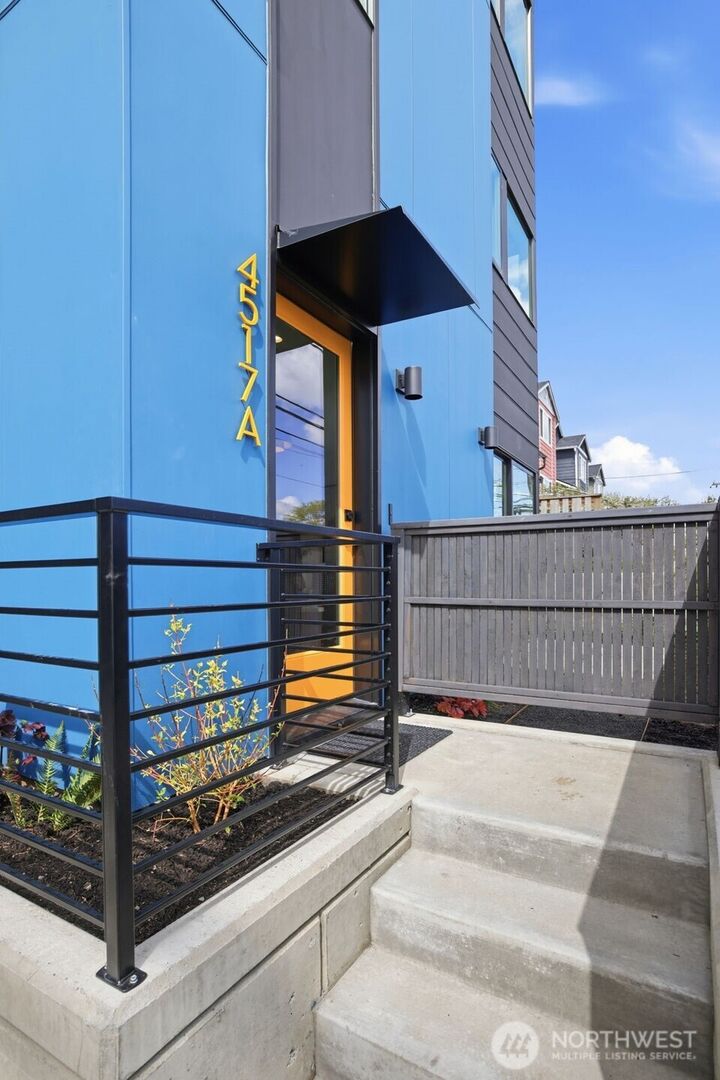 Property Photo:  4517 A  35th Avenue S  WA 98118 