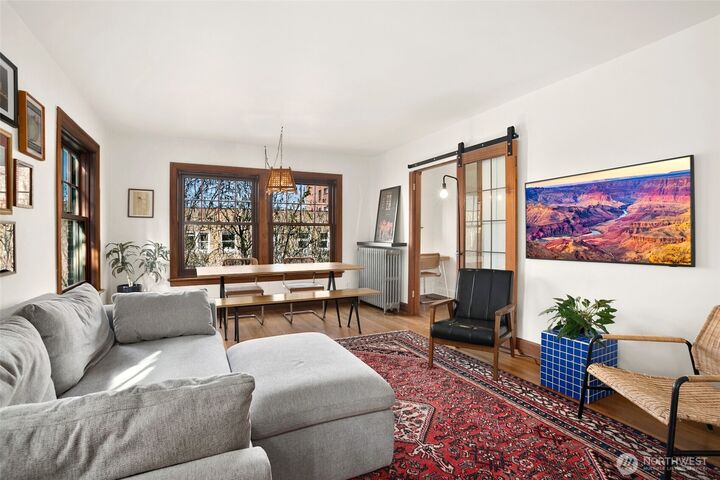 Property Photo:  408  Bellevue Avenue E 302  WA 98102 