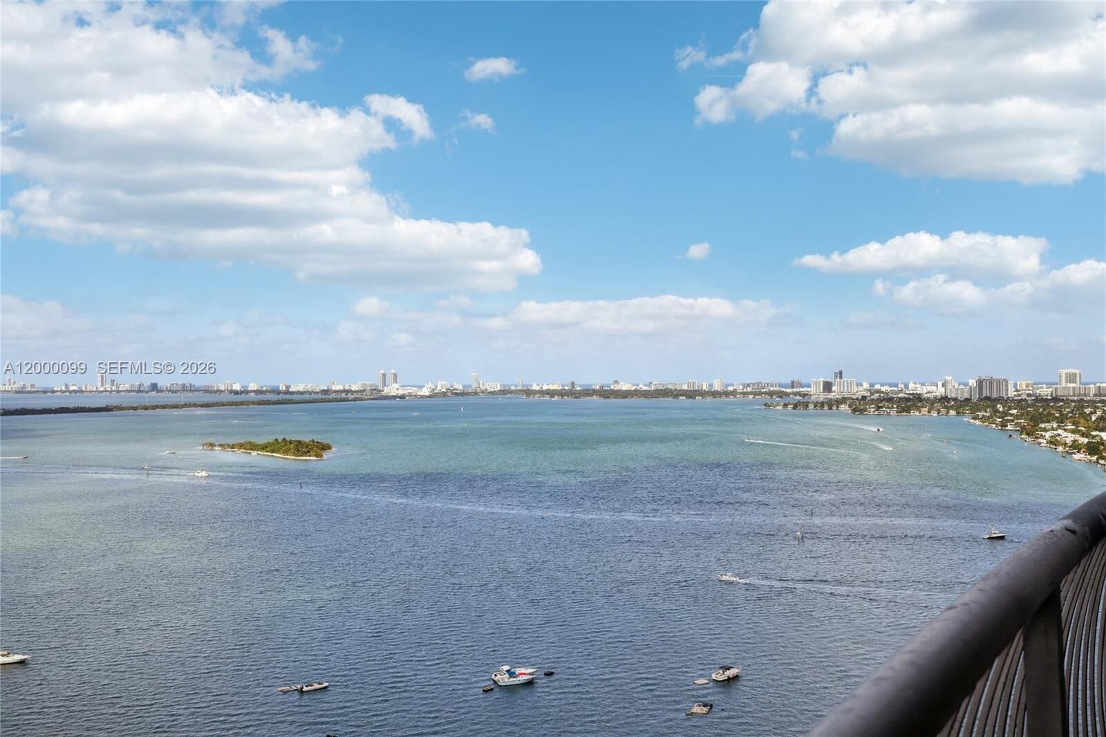 Property Photo:  1750 N Bayshore Dr 2805  FL 33137 