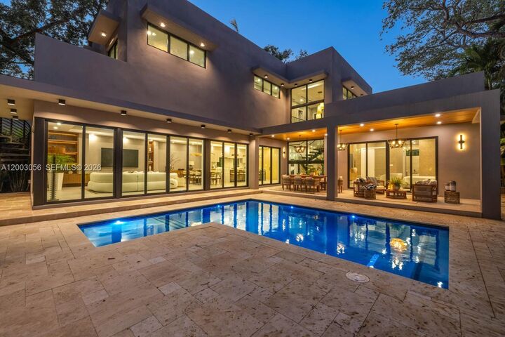 Property Photo:  824 NE 111th St  FL 33161 