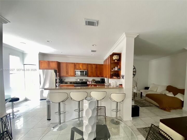Property Photo:  10770 NW 74th Ln 10770  FL 33178 