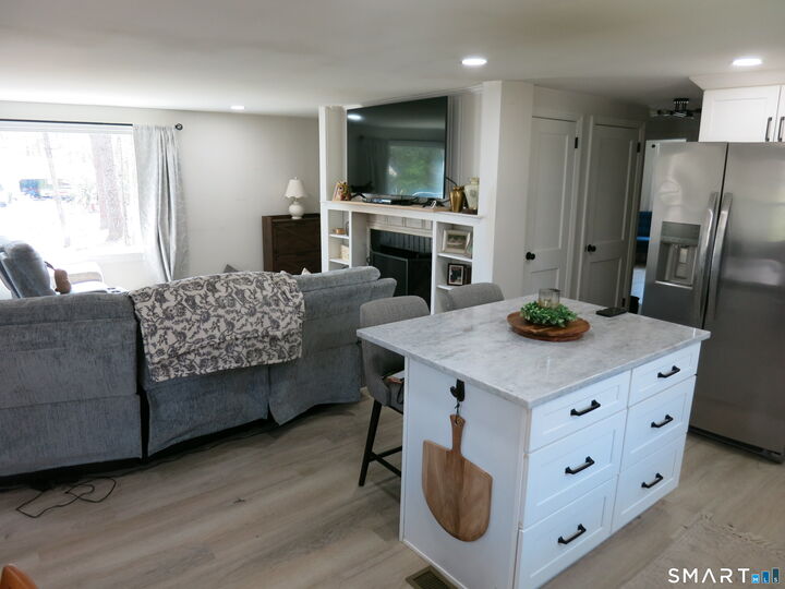 Property Photo:  6 Lostbrook Road  CT 06092 