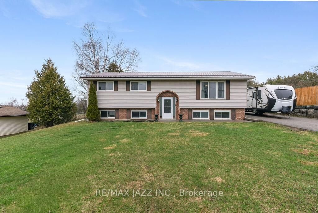 Property Photo: 29 Grandview Drive ON K0L 2W0