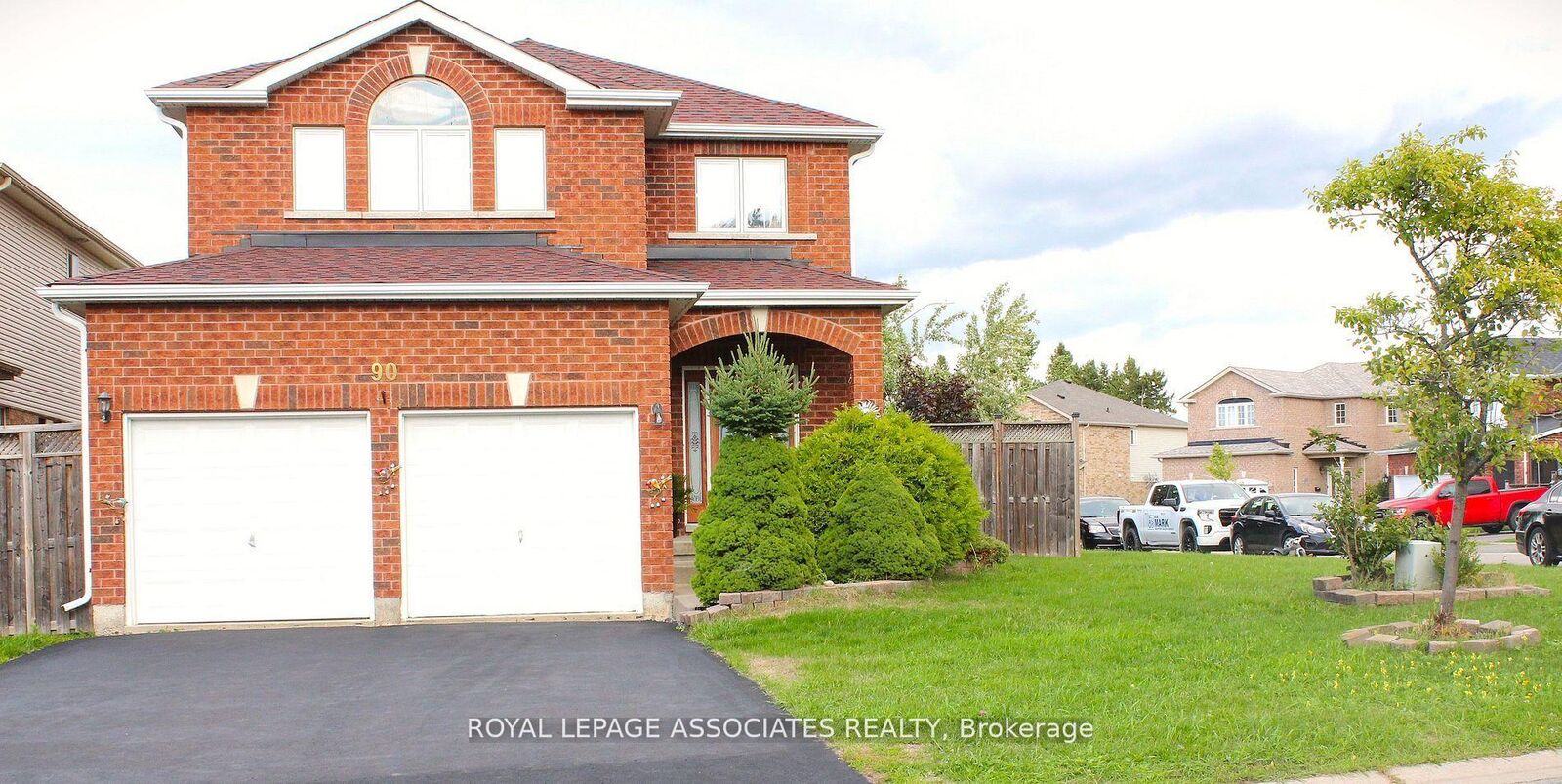 Property Photo: 90 Sweetnam Drive ON K9V 4R2