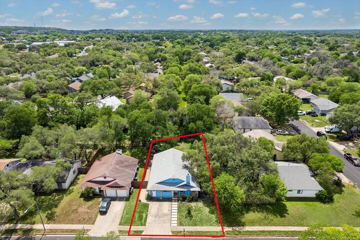 Property Photo:  3811 Stonecroft Drive  TX 78749 