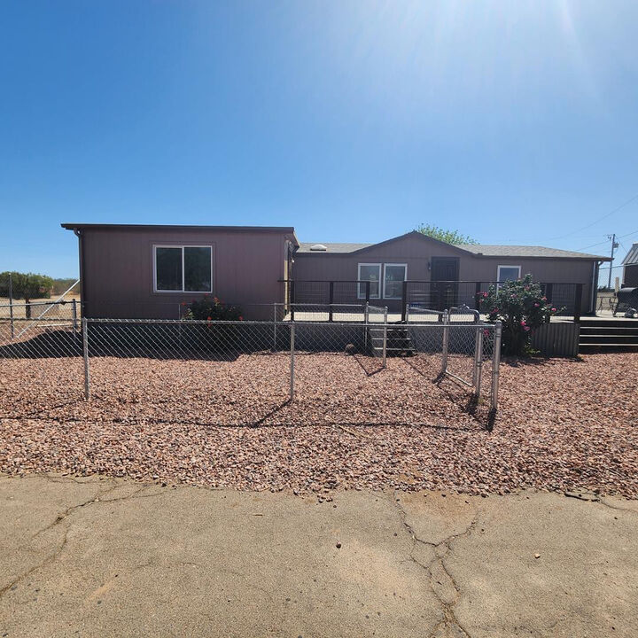 Property Photo:  21533 W Laura Street  AZ 85361 