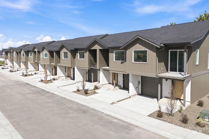 Property Photo: 522 Diamond Ln. ID 83617