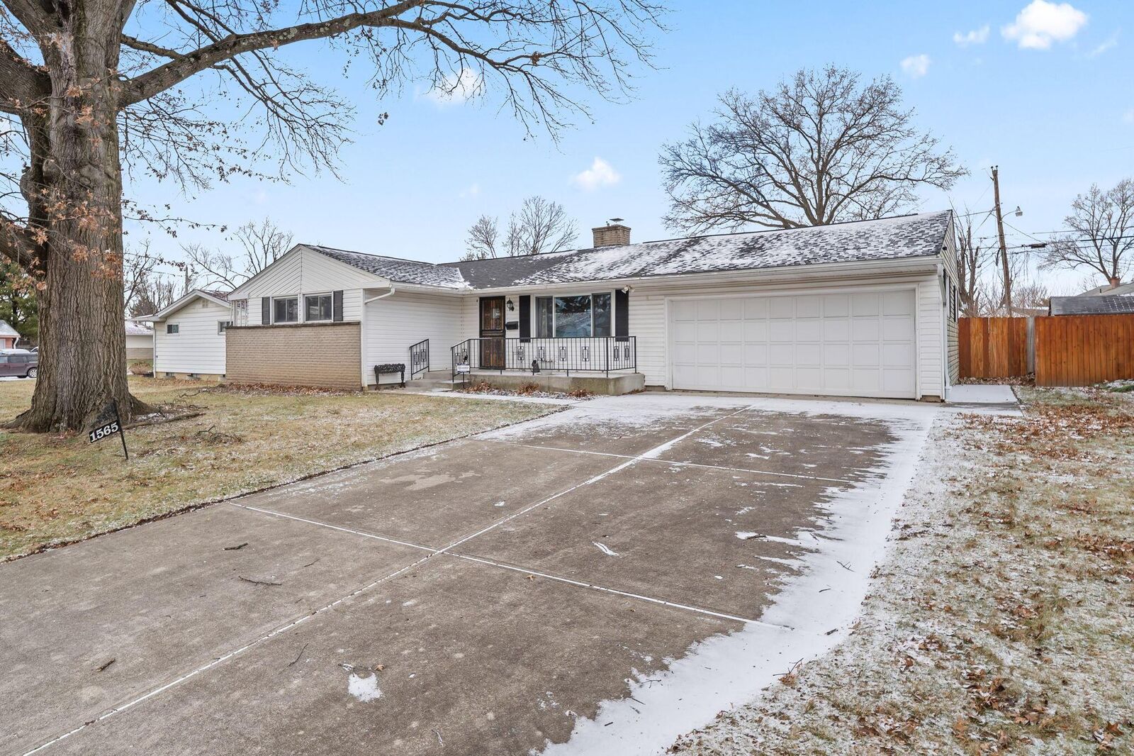 Property Photo:  1565 Garywood Avenue  OH 43227 