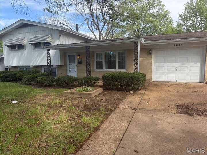 Property Photo:  2436 Pinehurst Drive  MO 63114 