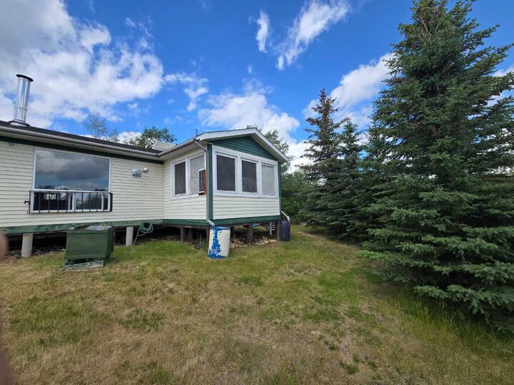 Property Photo: 10147 Twp Rd 430B AB T0B 1V0