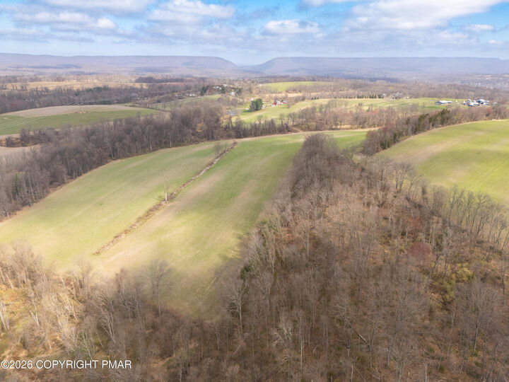 Property Photo:  151 Sunrise Boulevard  PA 18343 