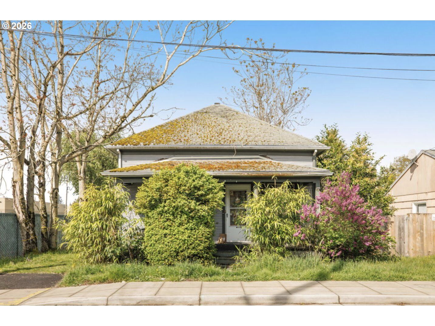 Property Photo:  1003 NE 60th Ave  OR 97213 