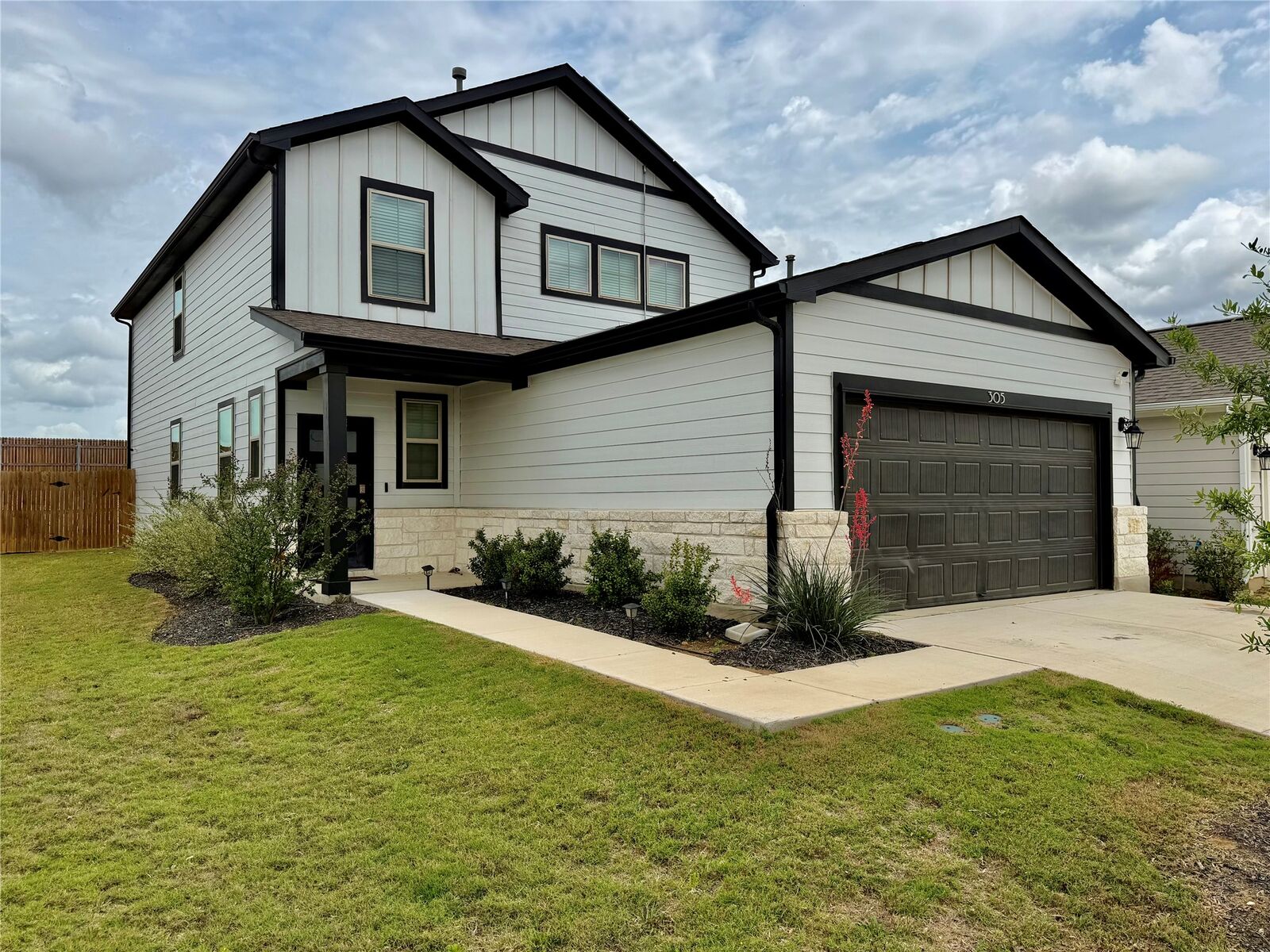 Property Photo:  305 Tolo Drive  TX 78621 