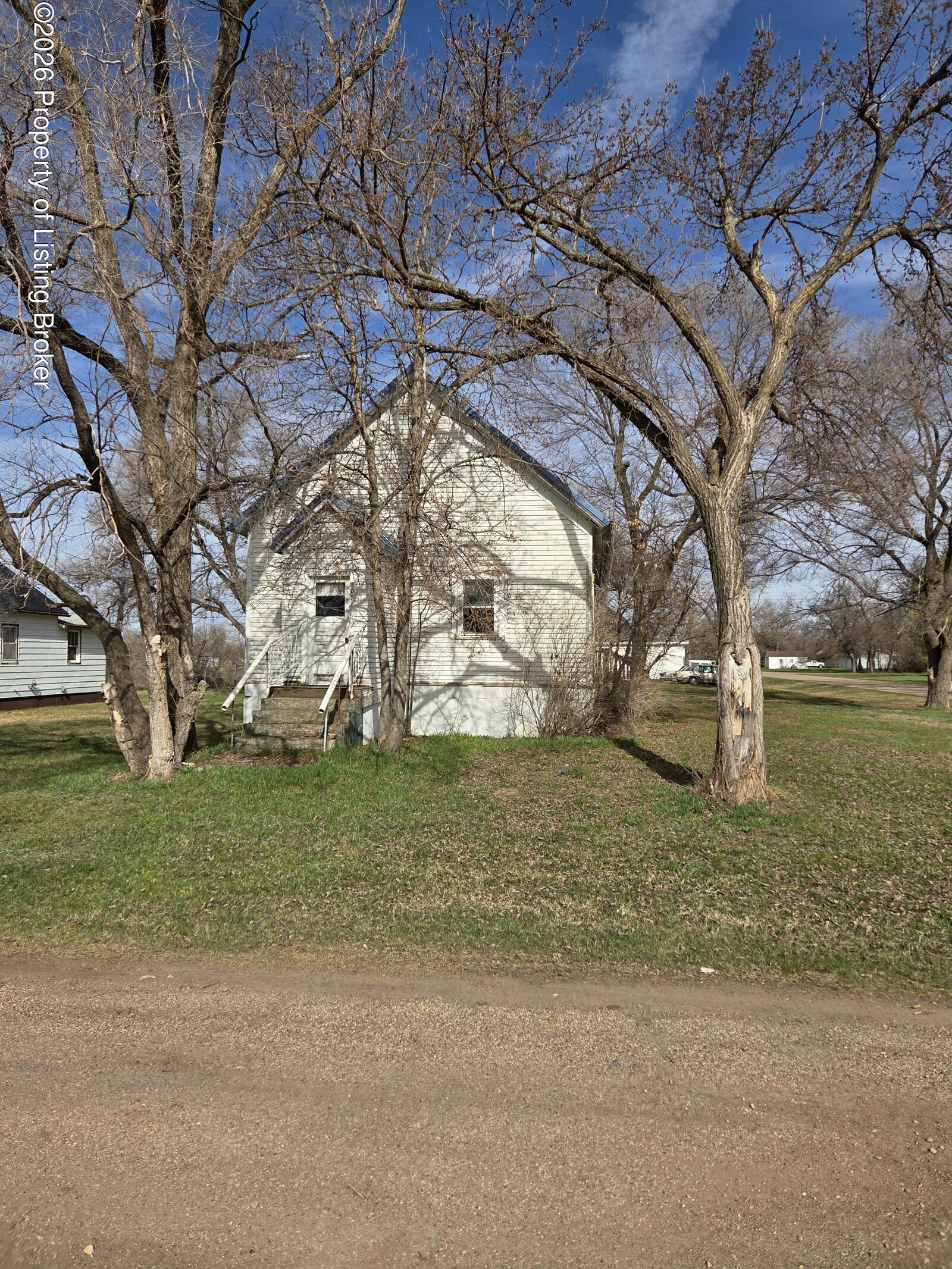 Property Photo:  303 Main Street  ND 58520 